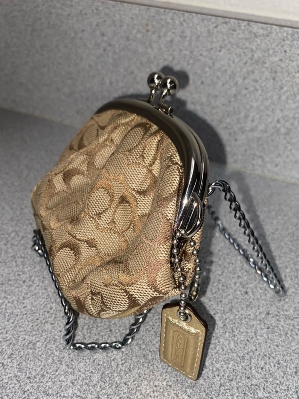 Coach Vintage Brown/Tan Kisslock Coin Purse Signature C Clasp Closure NWOT - Picture 3 of 13